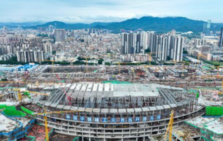 廣州白云火車站開始鋼結(jié)構(gòu)拼接作業(yè)